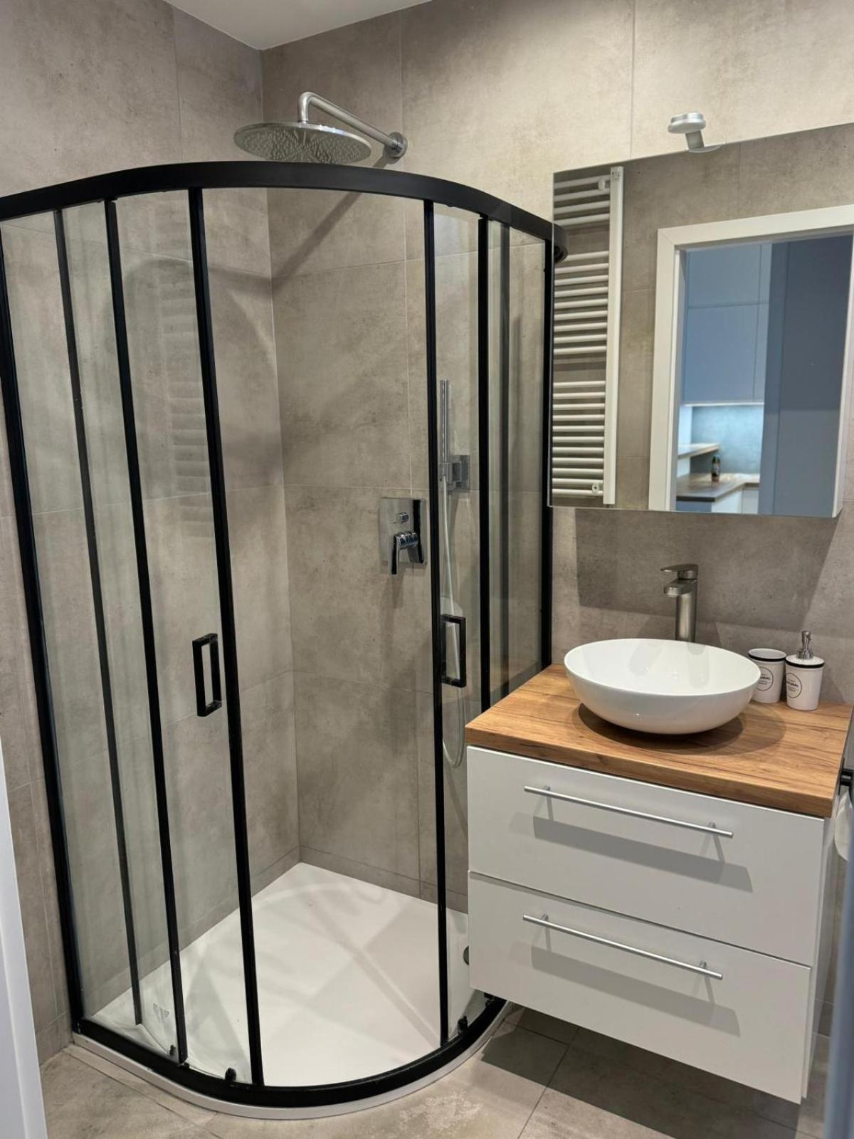 Sky Tower Self Check In 1 Bedroom Apartment 제수프 외부 사진